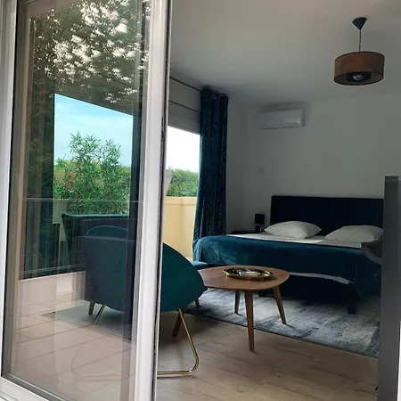 Apartment Appartement Chic, Climatisation Et Piscine *