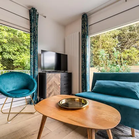 Appartement Chic, Climatisation Et Piscine Apartment *