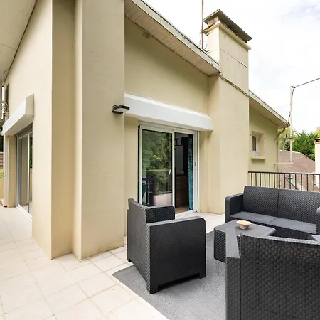Chic, Climatisation Et Piscine Apartment Ormoy-la-Riviere